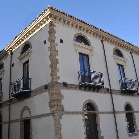 Hotel Palazzo Fortunato Sant'Agata di Militello Bagian luar foto